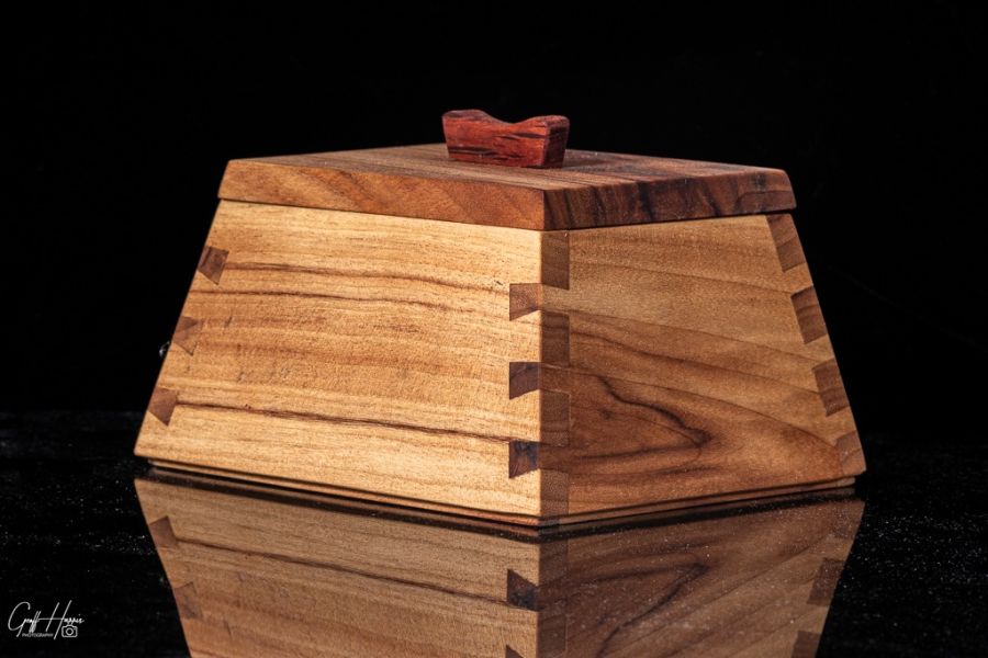 pyramidbox